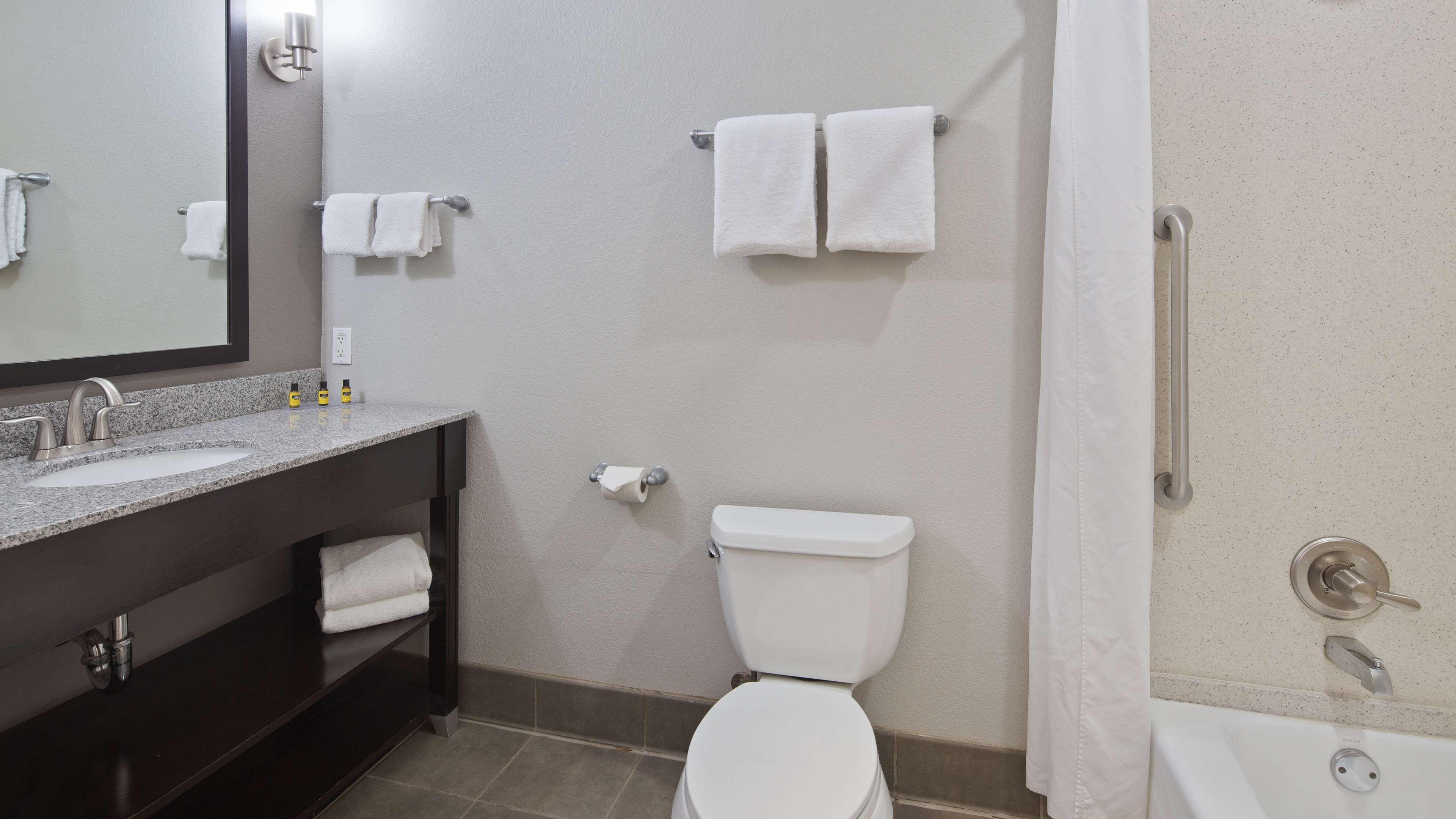 Best Western Plus Austin Airport Inn & Suites Экстерьер фото