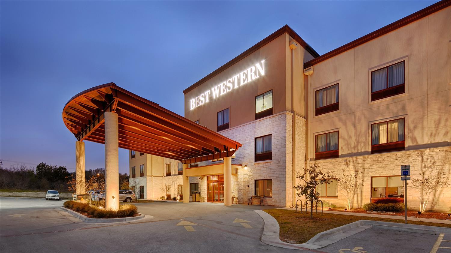 Best Western Plus Austin Airport Inn & Suites Экстерьер фото