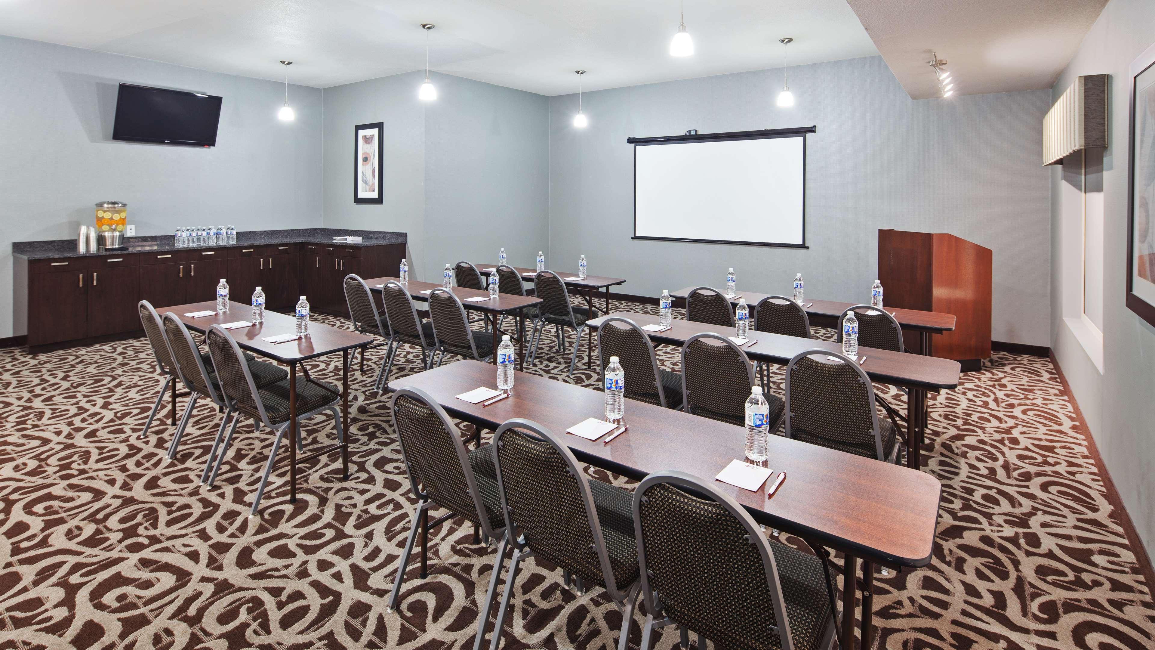 Best Western Plus Austin Airport Inn & Suites Экстерьер фото