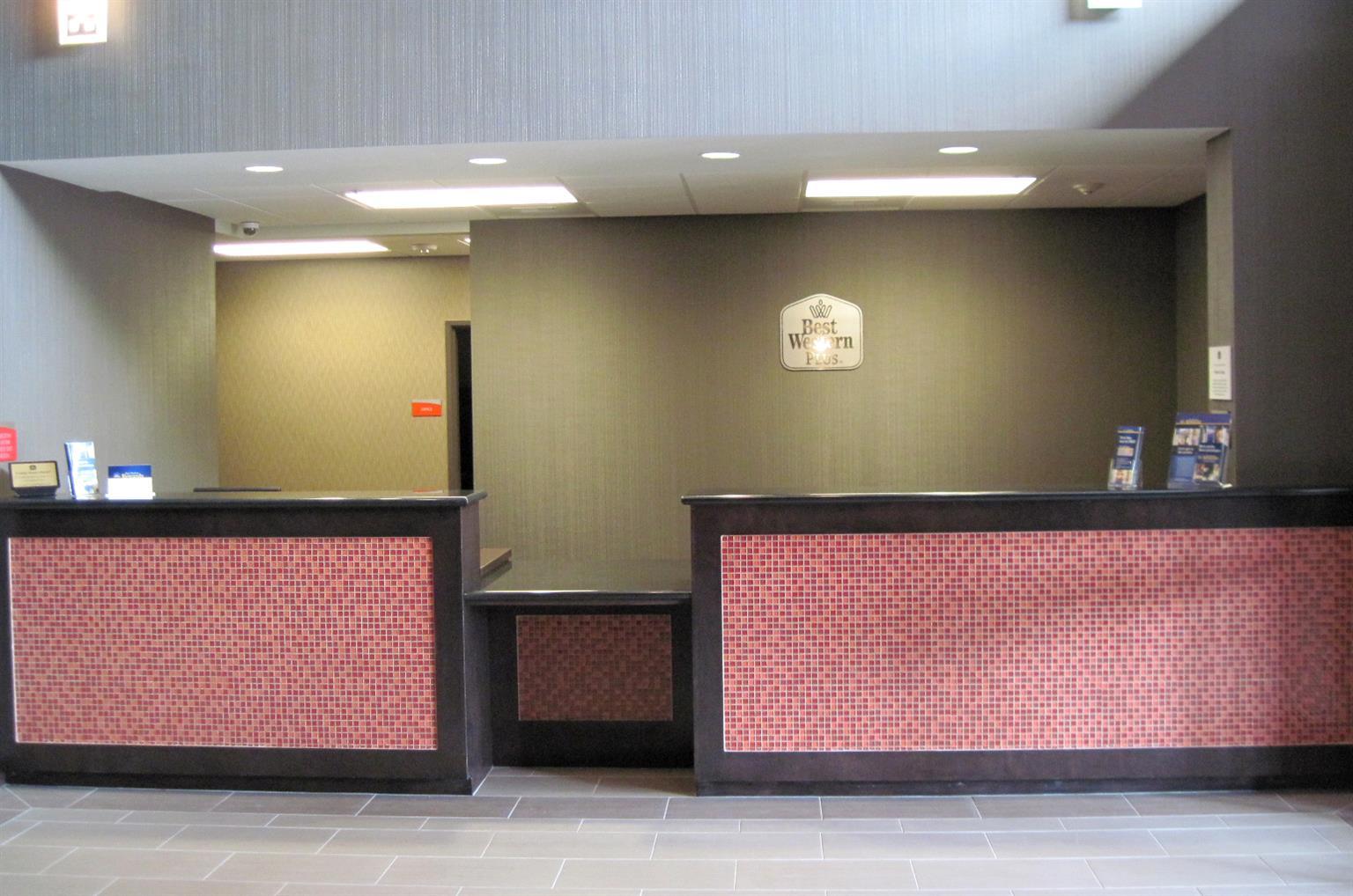 Best Western Plus Austin Airport Inn & Suites Интерьер фото