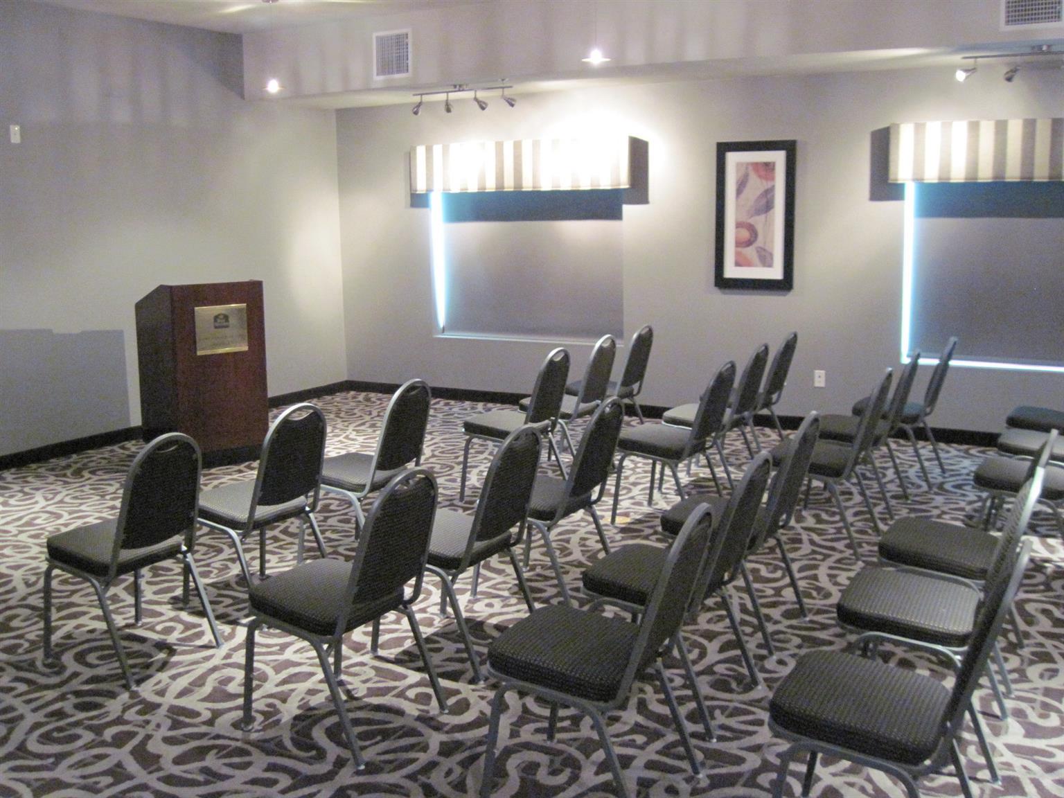 Best Western Plus Austin Airport Inn & Suites Удобства фото