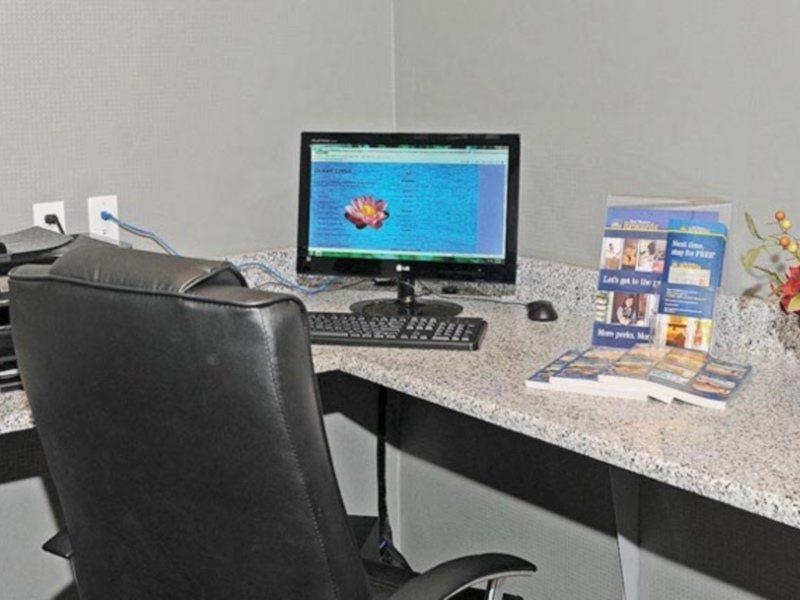 Best Western Plus Austin Airport Inn & Suites Экстерьер фото