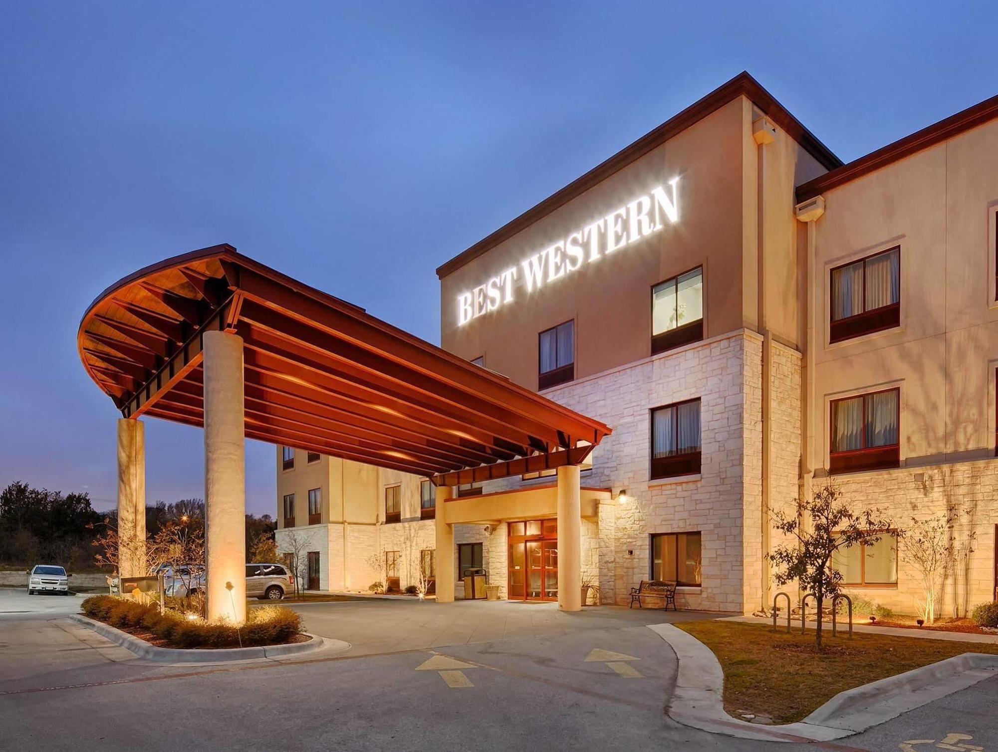 Best Western Plus Austin Airport Inn & Suites Экстерьер фото